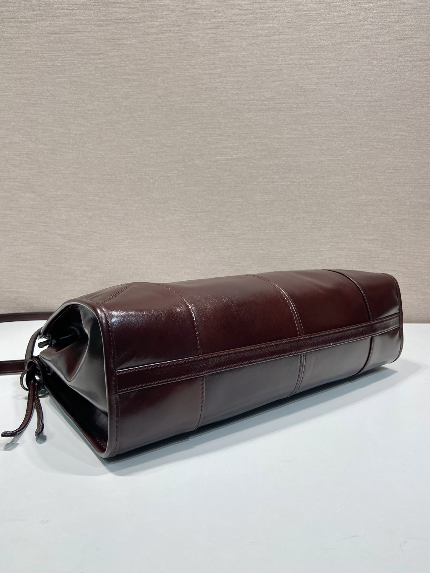 PRADA 프라다 루쏠프(LusSolf) 오일드 레더 토트백 라지 1BA433 9