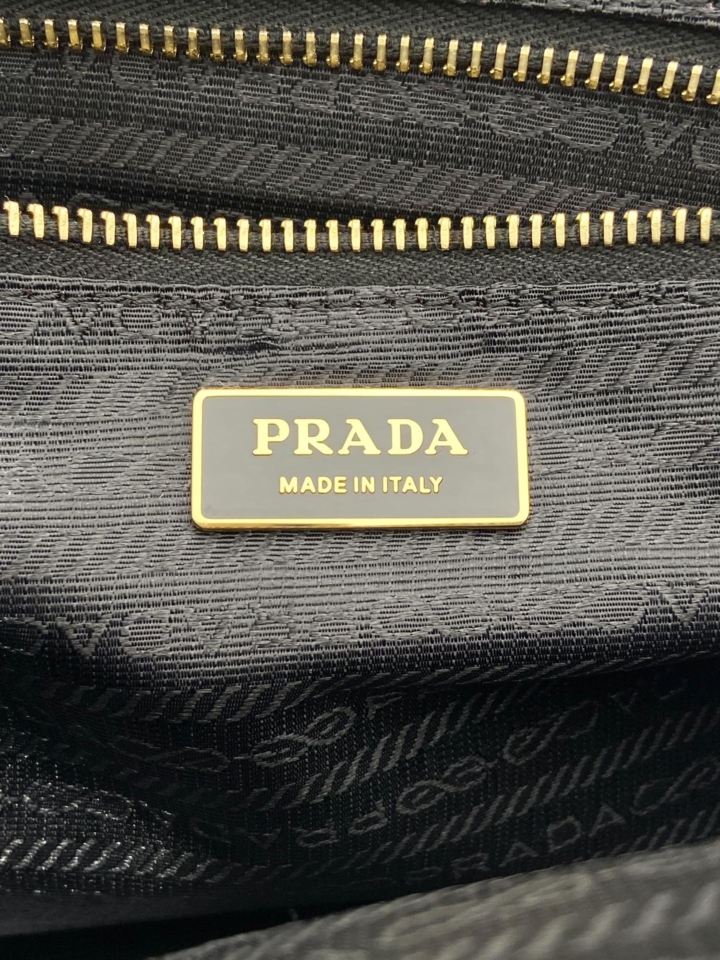 PRADA 프라다 루쏠프(LusSolf) 오일드 레더 토트백 라지 1BA433 12