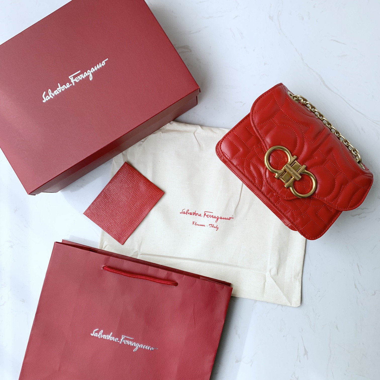 SALVATORE FERRAGAMO 살바토레 페라가모 FW2024 Gancini 퀼팅 가죽 숄더백 6