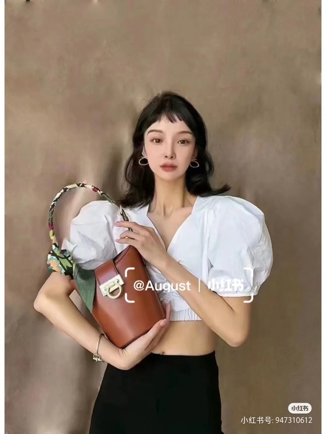 FERRAGAMO 살바토레 페라가모 SS2023 Gancini 버킷백 1