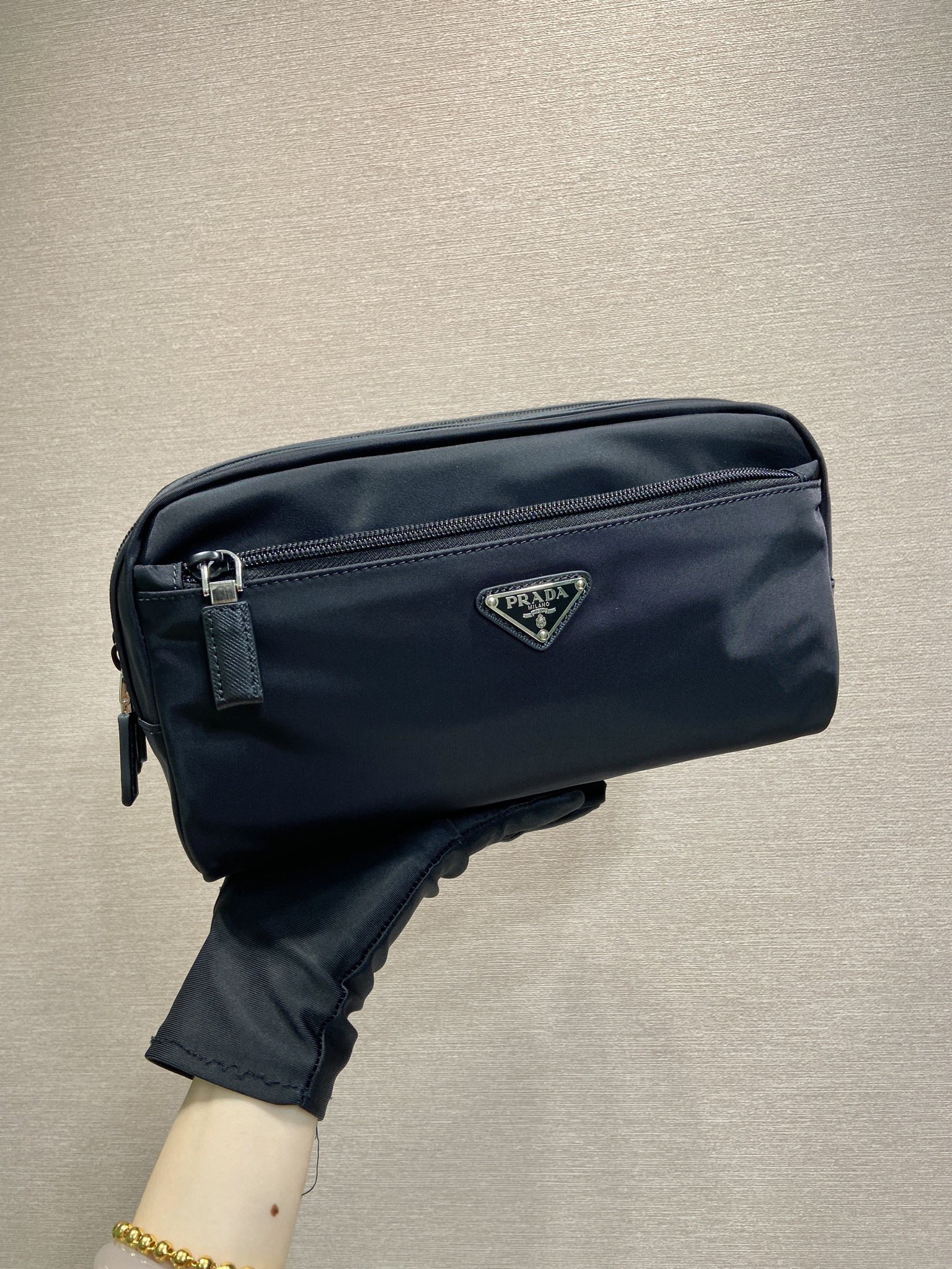 PRADA 프라다 FW2023 Re-Nylon 더블 지퍼 파우치 1