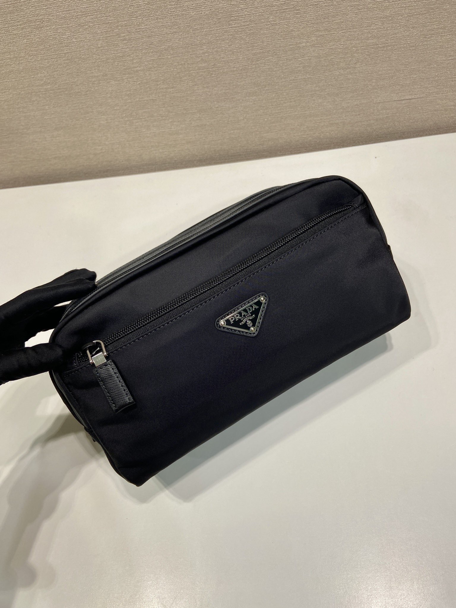 PRADA 프라다 FW2023 Re-Nylon 더블 지퍼 파우치 7