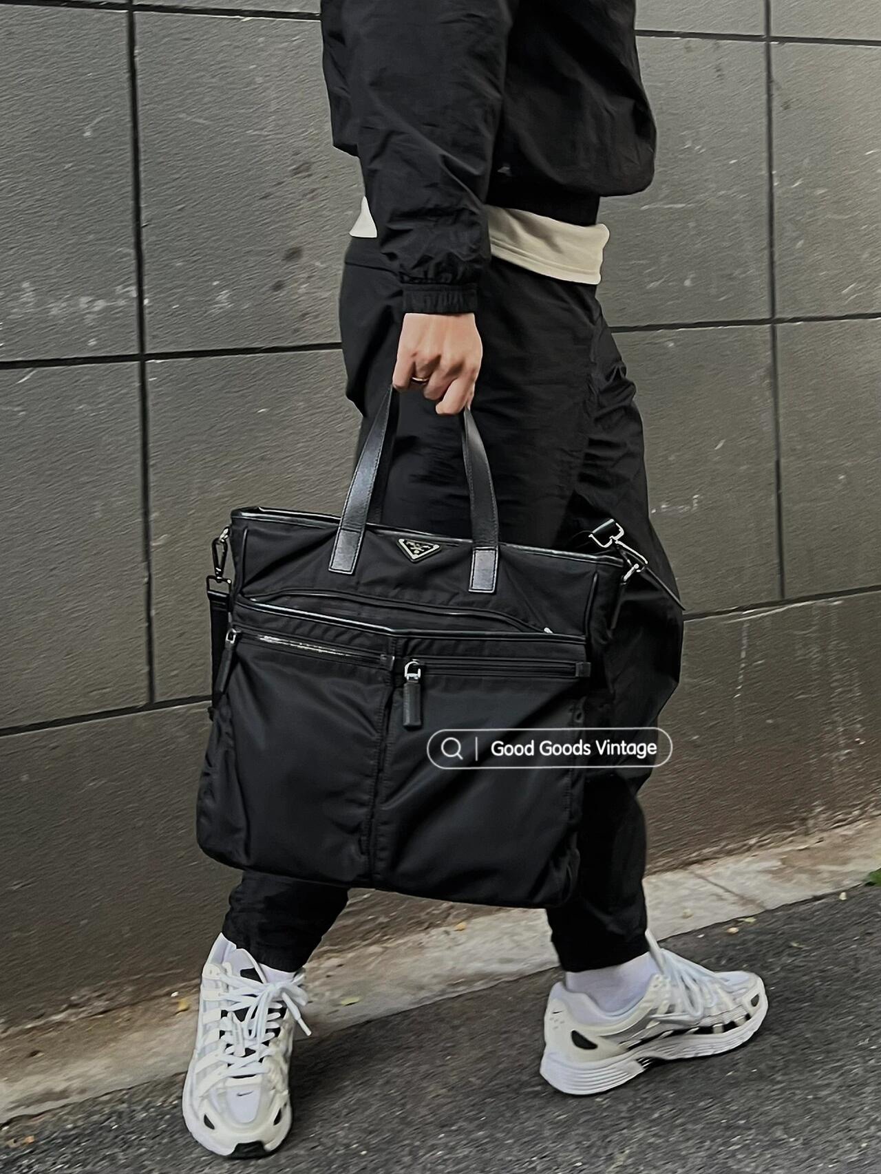 PRADA 프라다 FW2023 나일론 멀티포켓 토트백 2