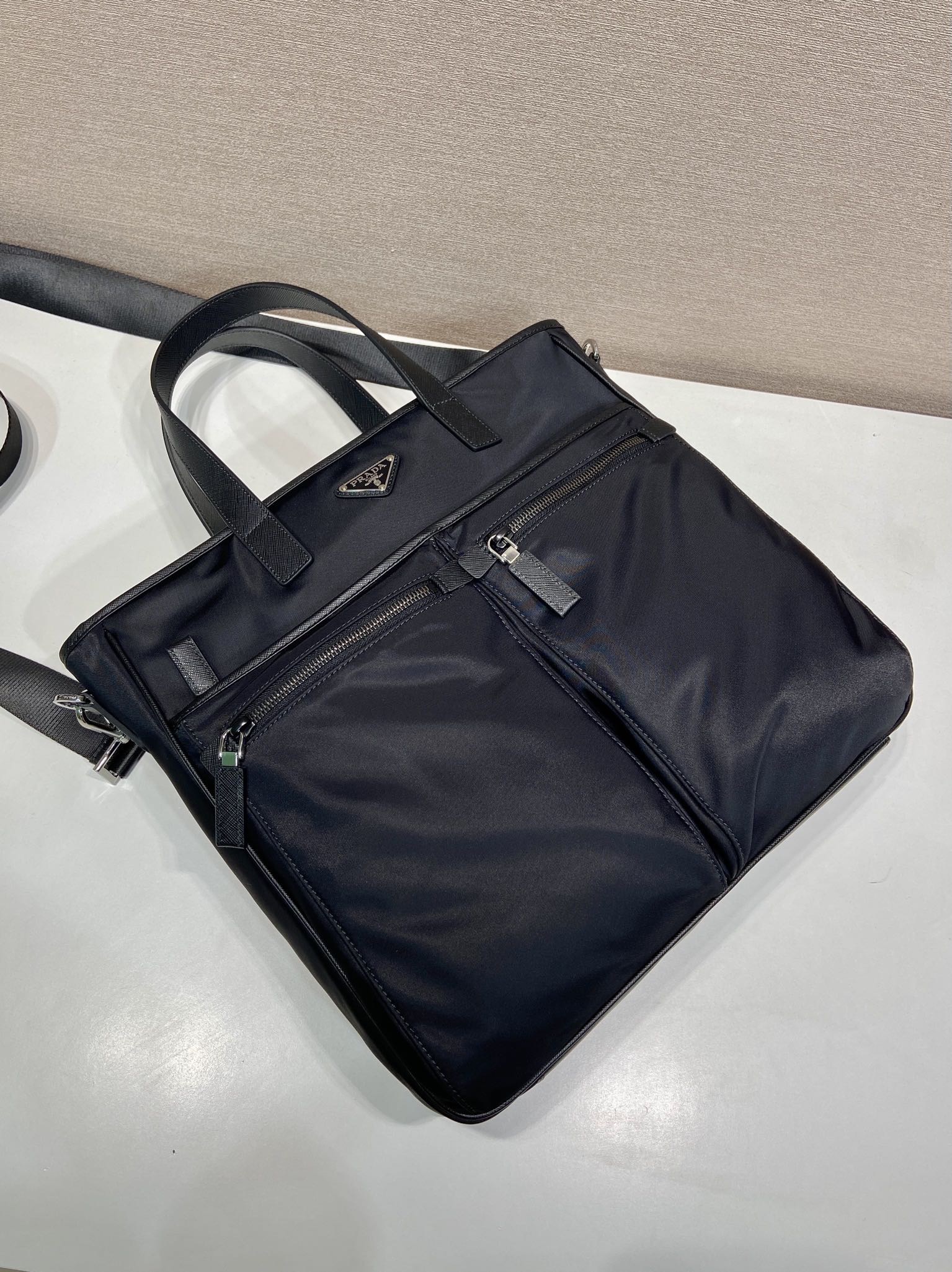 PRADA 프라다 FW2023 나일론 멀티포켓 토트백 7