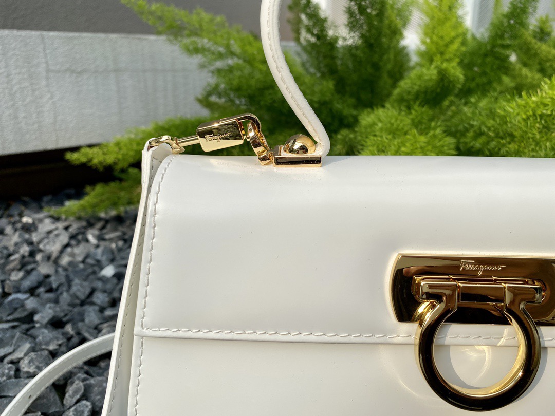 FERRAGAMO 페라가모 뮤지엄 컬렉션 복고 마구백 라지 DY-212181 2