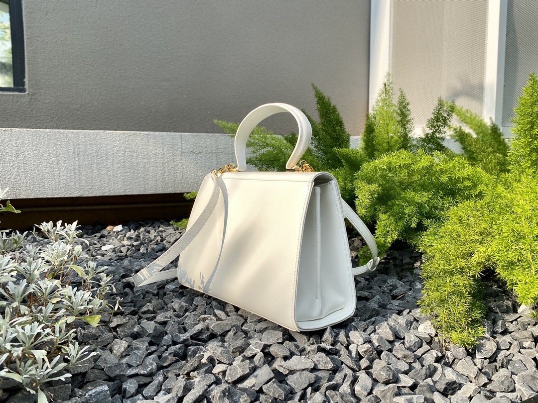 FERRAGAMO 페라가모 뮤지엄 컬렉션 복고 마구백 라지 DY-212181 7