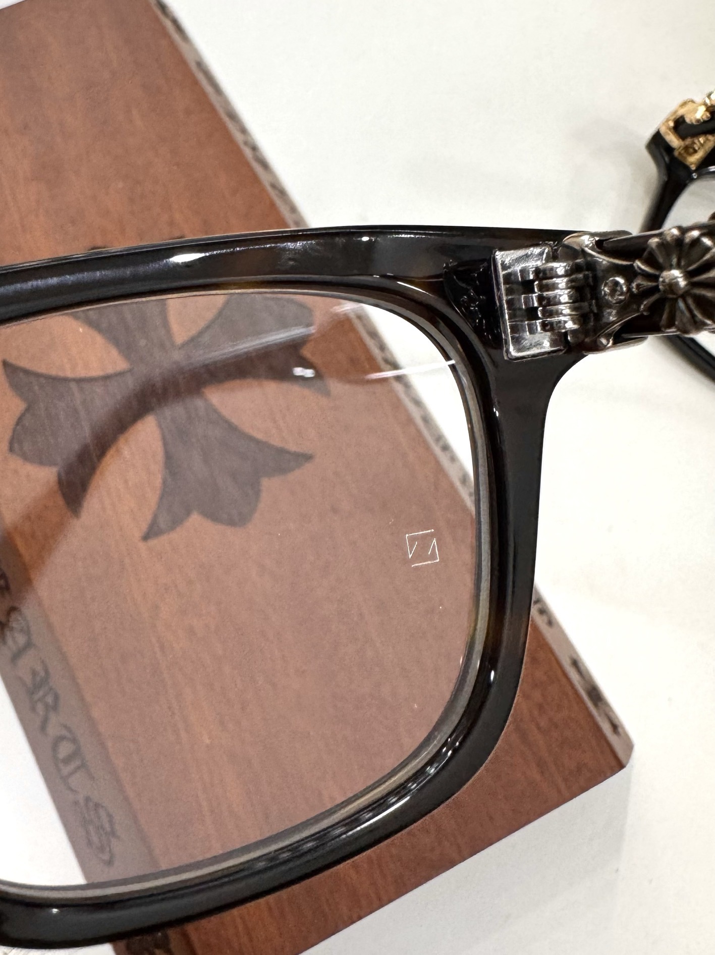 Chrome Hearts 크롬하츠 FW2024 십자 꽃 무늬 안경 17