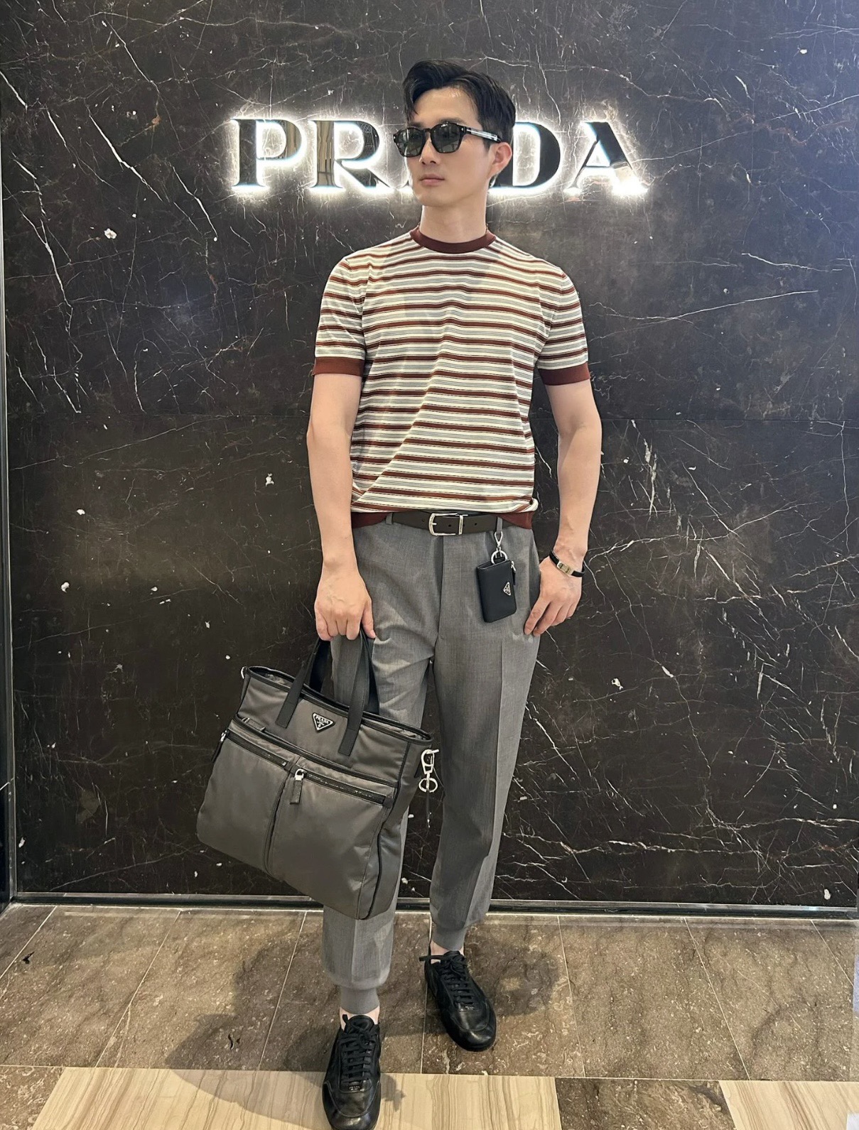 PRADA 프라다 FW2023 나일론 멀티포켓 토트백 2