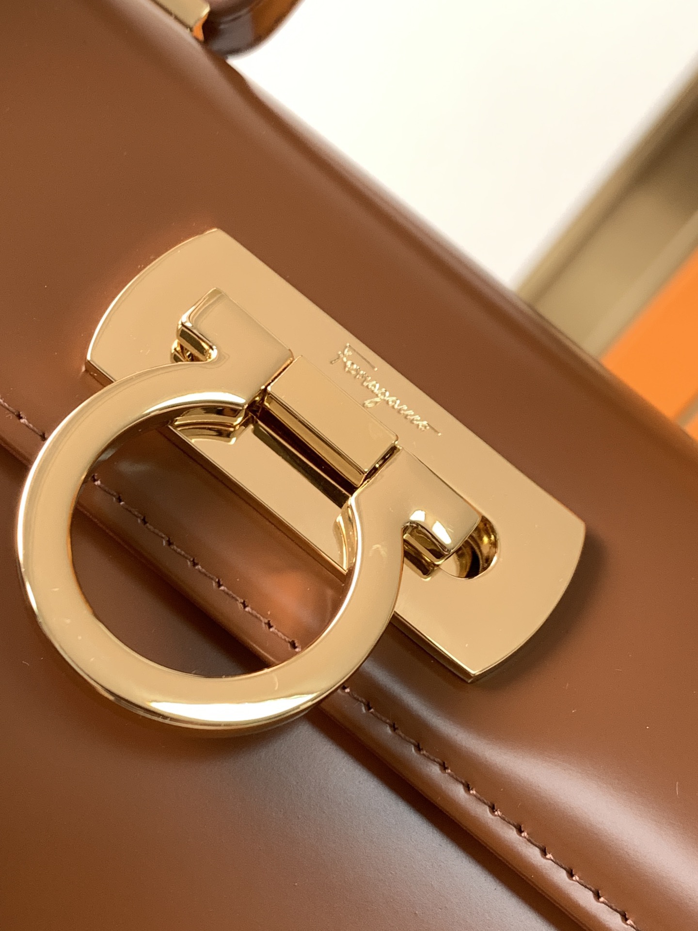 FERRAGAMO 페라가모 뮤지엄 컬렉션 복고 마구백 미디엄 DY-212268 3