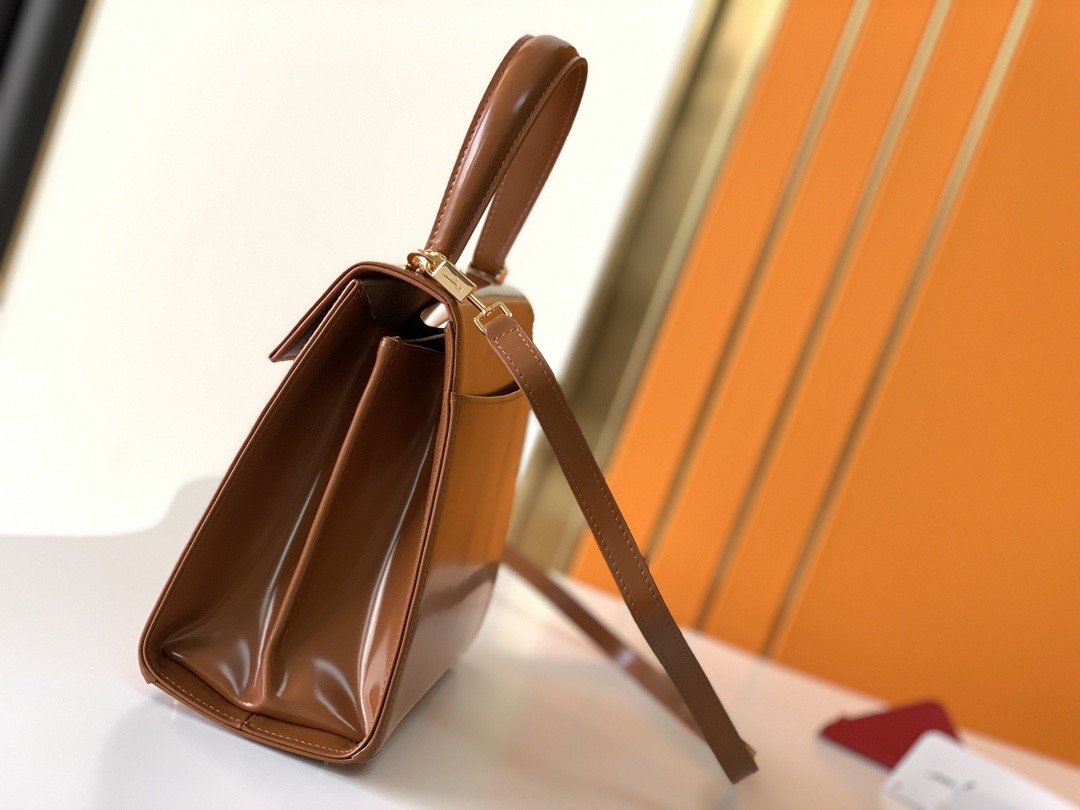 FERRAGAMO 페라가모 뮤지엄 컬렉션 복고 마구백 미디엄 DY-212268 9