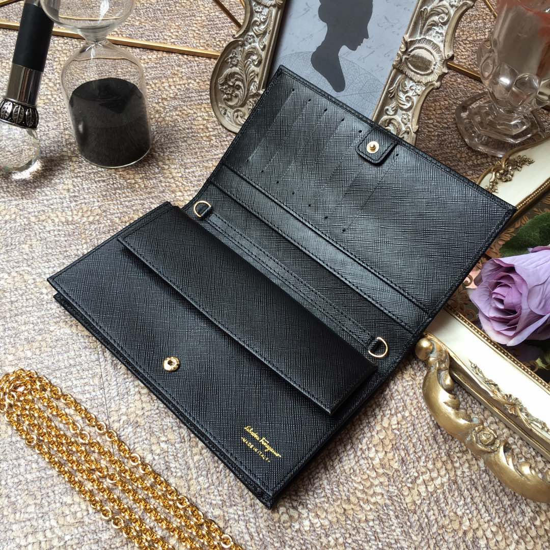 Ferragamo 살바토레 페라가모 FW2023 클래식 블랙 체인 백 7