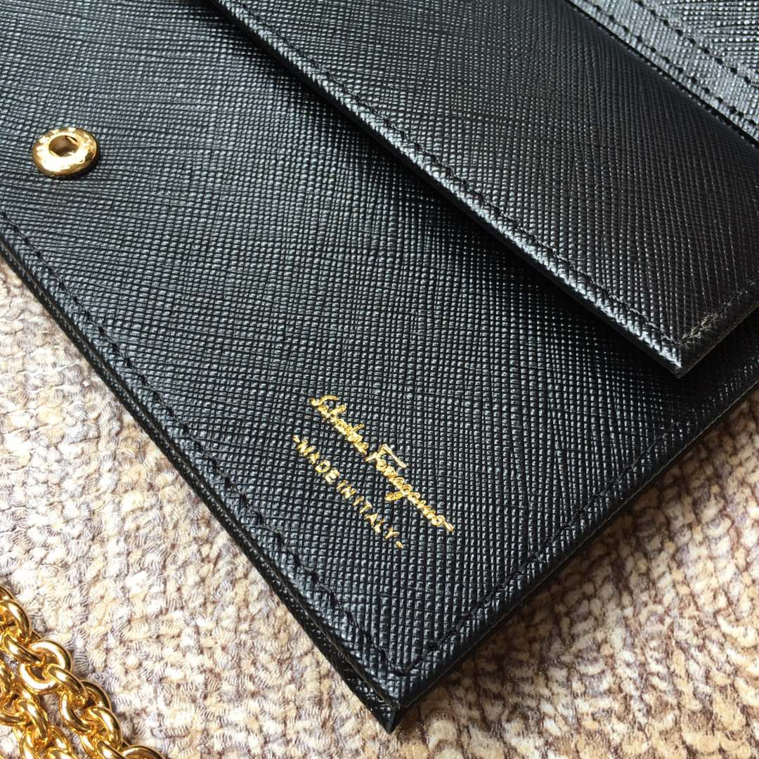 Ferragamo 살바토레 페라가모 FW2023 클래식 블랙 체인 백 8