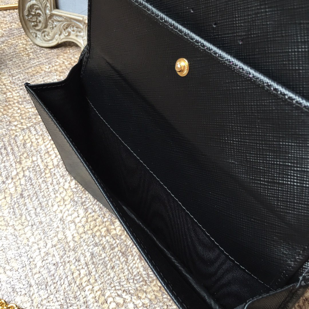 Ferragamo 살바토레 페라가모 FW2023 클래식 블랙 체인 백 10