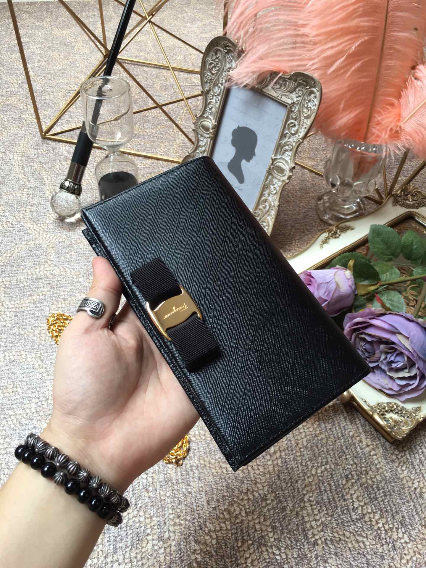 Ferragamo 살바토레 페라가모 FW2023 클래식 블랙 체인 백 12