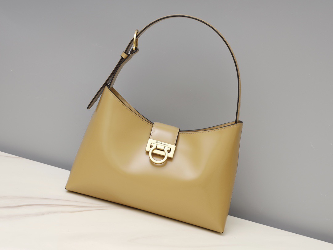 Ferragamo 살바토레 페라가모 FW2023 Trifolio Gancini 숄더백 8