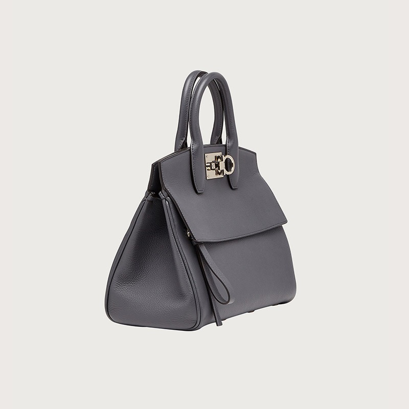 Ferragamo 살바토레 페라가모 FW2023 Gancini 잠금장치 토트백 3