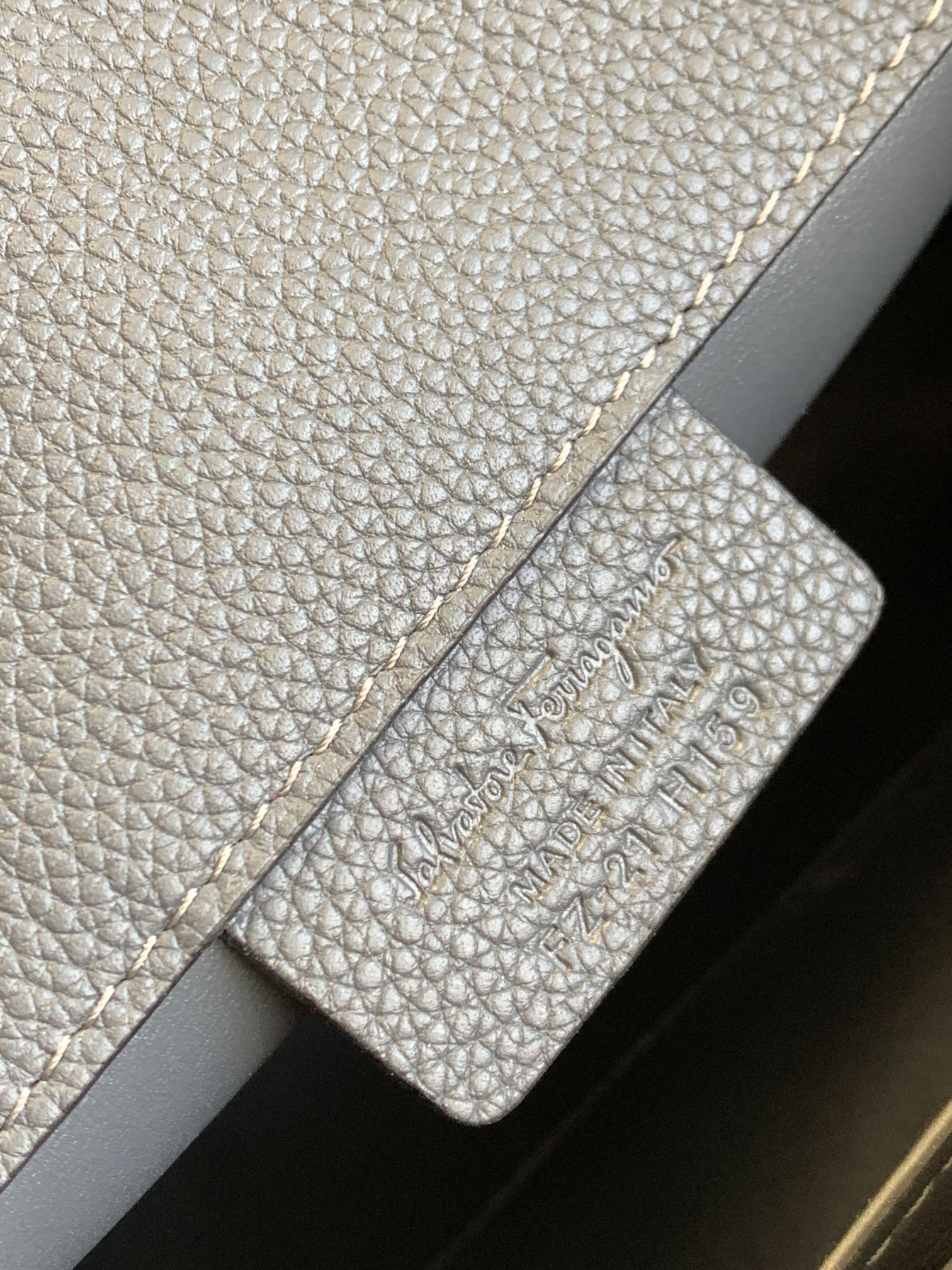 Ferragamo 살바토레 페라가모 FW2023 Gancini 잠금장치 토트백 10