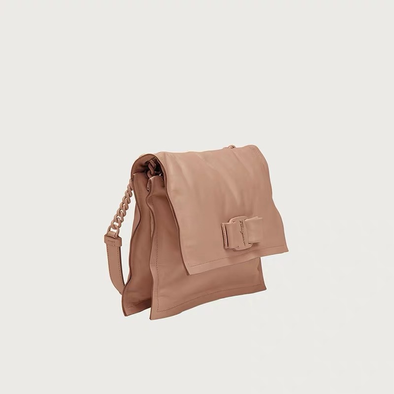 FERRAGAMO 살바토레 페라가모 FW2023 Vara 리본 장식 숄더백 2