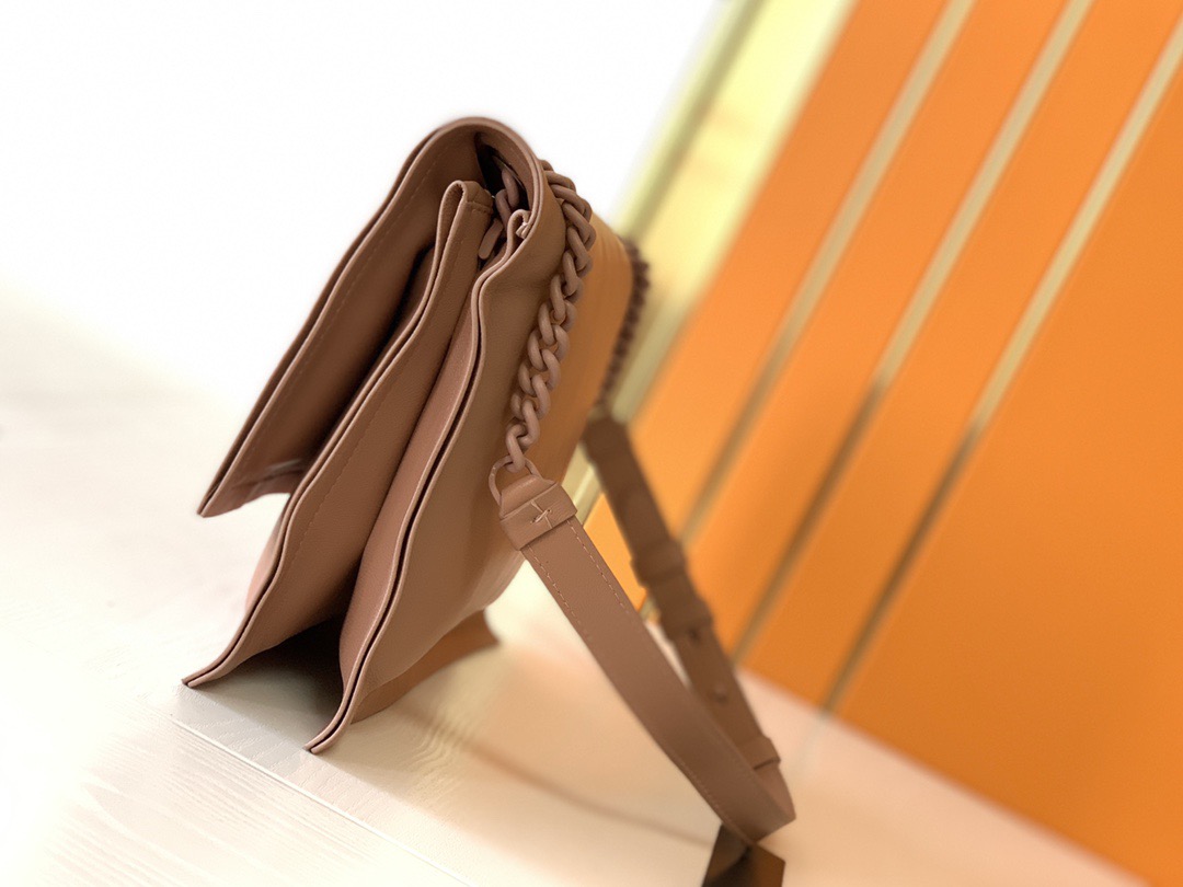 FERRAGAMO 살바토레 페라가모 FW2023 Vara 리본 장식 숄더백 12