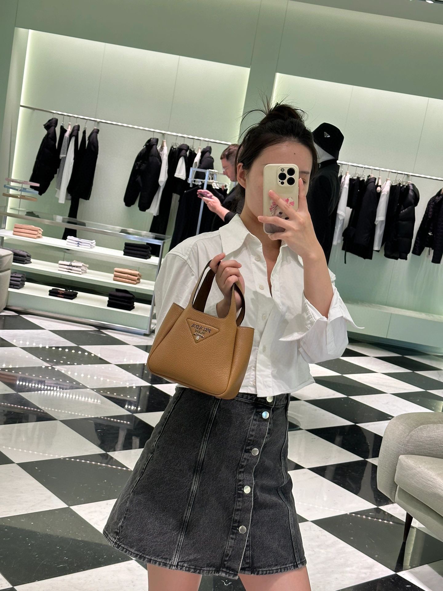 PRADA 프라다 FW2023 미니 사슴 가죽 토트백 1