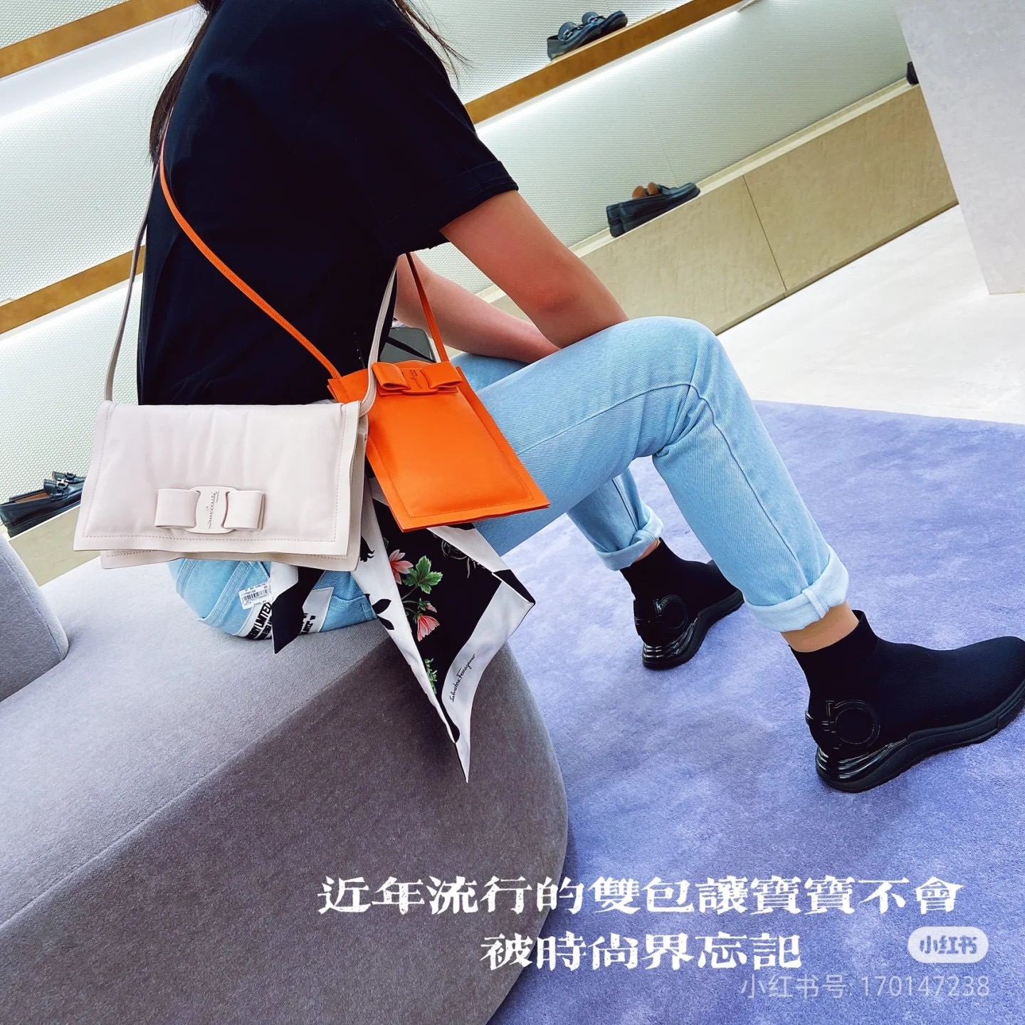 Ferragamo 살바토레 페라가모 FW2023 나비 매듭 핸드백 1