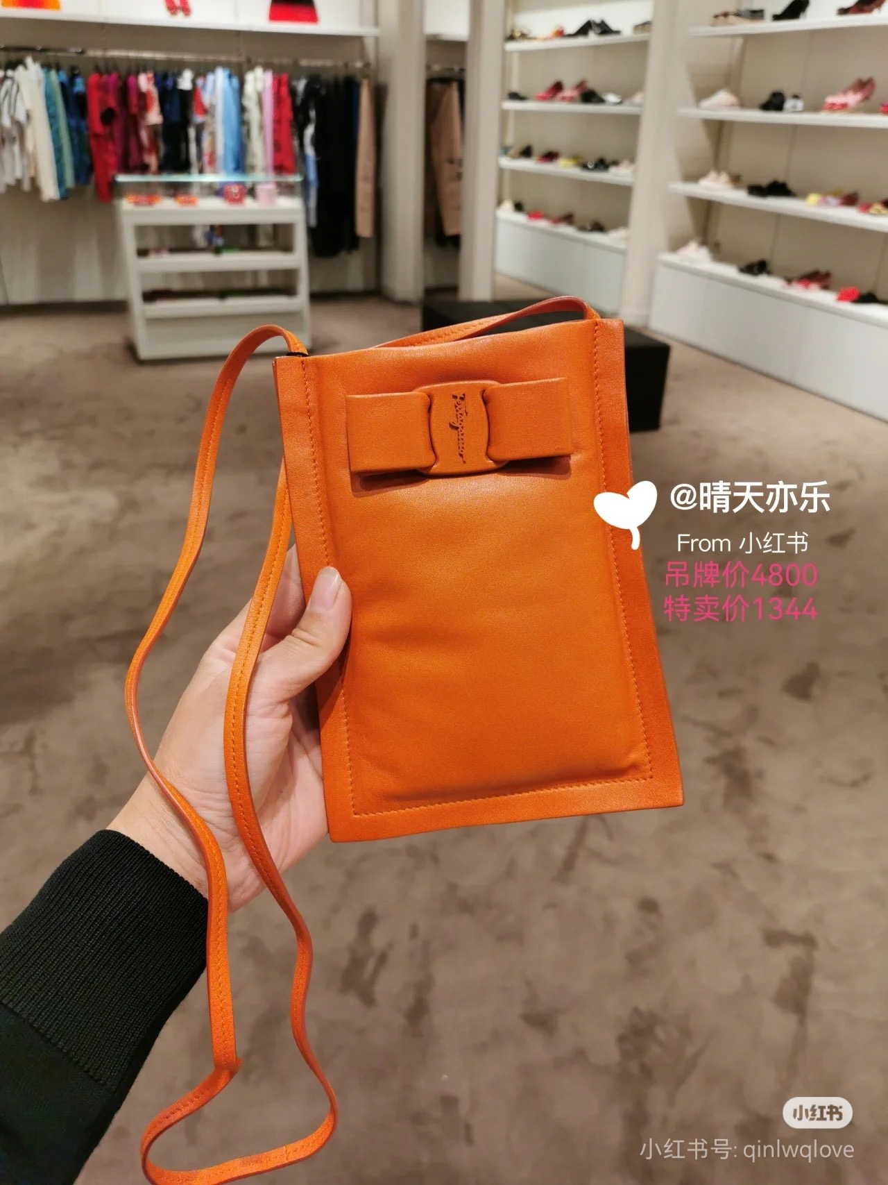 Ferragamo 살바토레 페라가모 FW2023 나비 매듭 핸드백 2