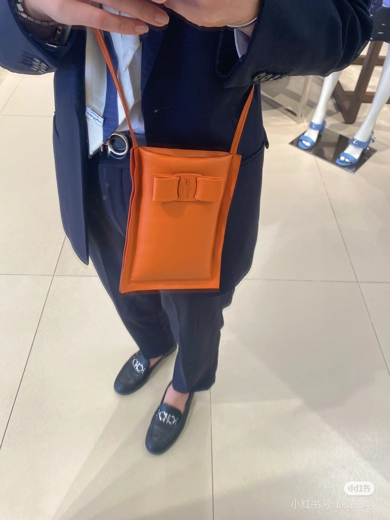 Ferragamo 살바토레 페라가모 FW2023 나비 매듭 핸드백 3