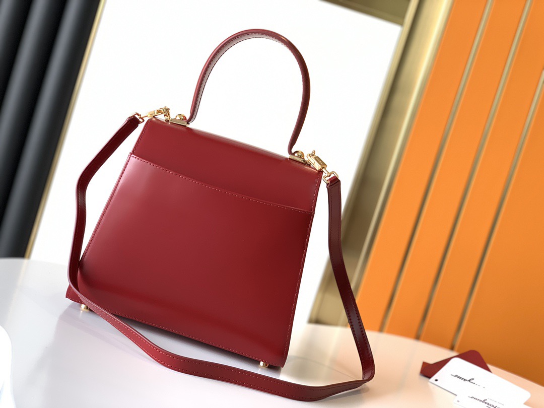 FERRAGAMO 살바토레 페라가모 FW2023 Gancino 장식 블랙 토트백 10