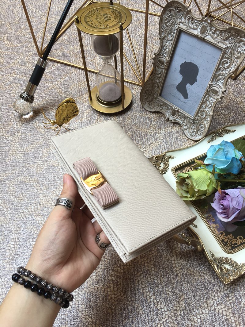 Ferragamo 살바토레 페라가모 FW2023 클래식 블랙 체인 백 10