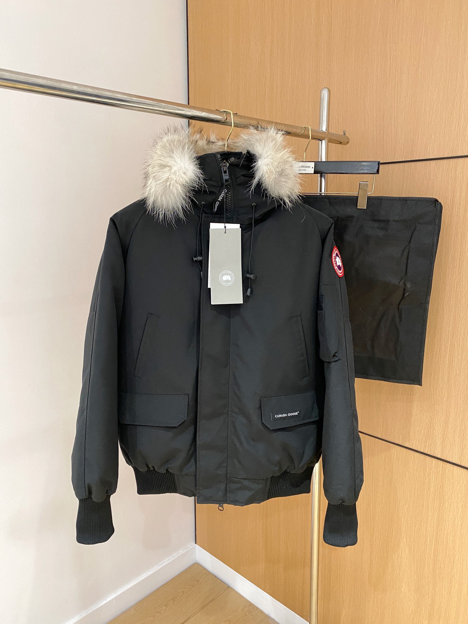CANADA GOOSE 캐나다구스 FW2025 늑대털 후드 다운 재킷 1