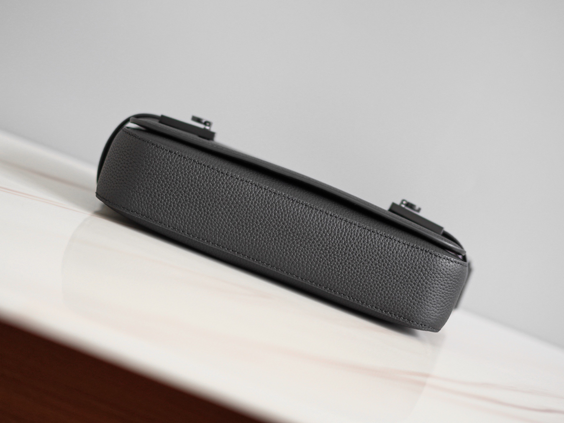 FERRAGAMO 페라가모 FW2023 Gancini 크로스백 7