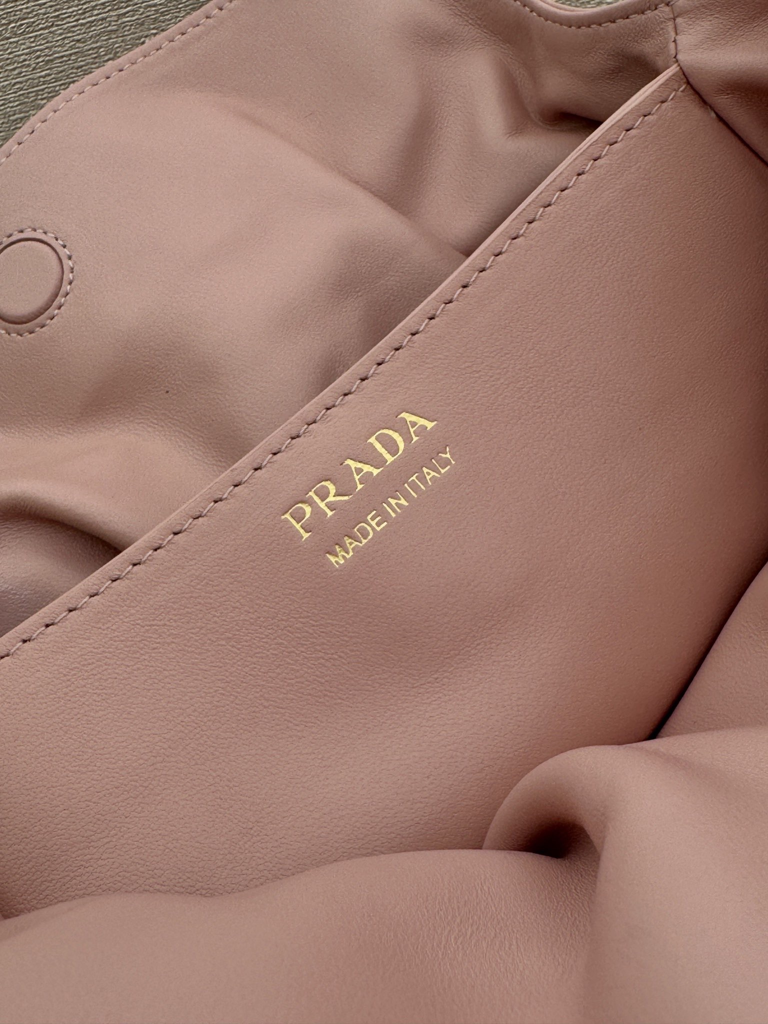 PRADA 프라다 클라우드(Cloud) 패디드 숄더백 1BG586 12