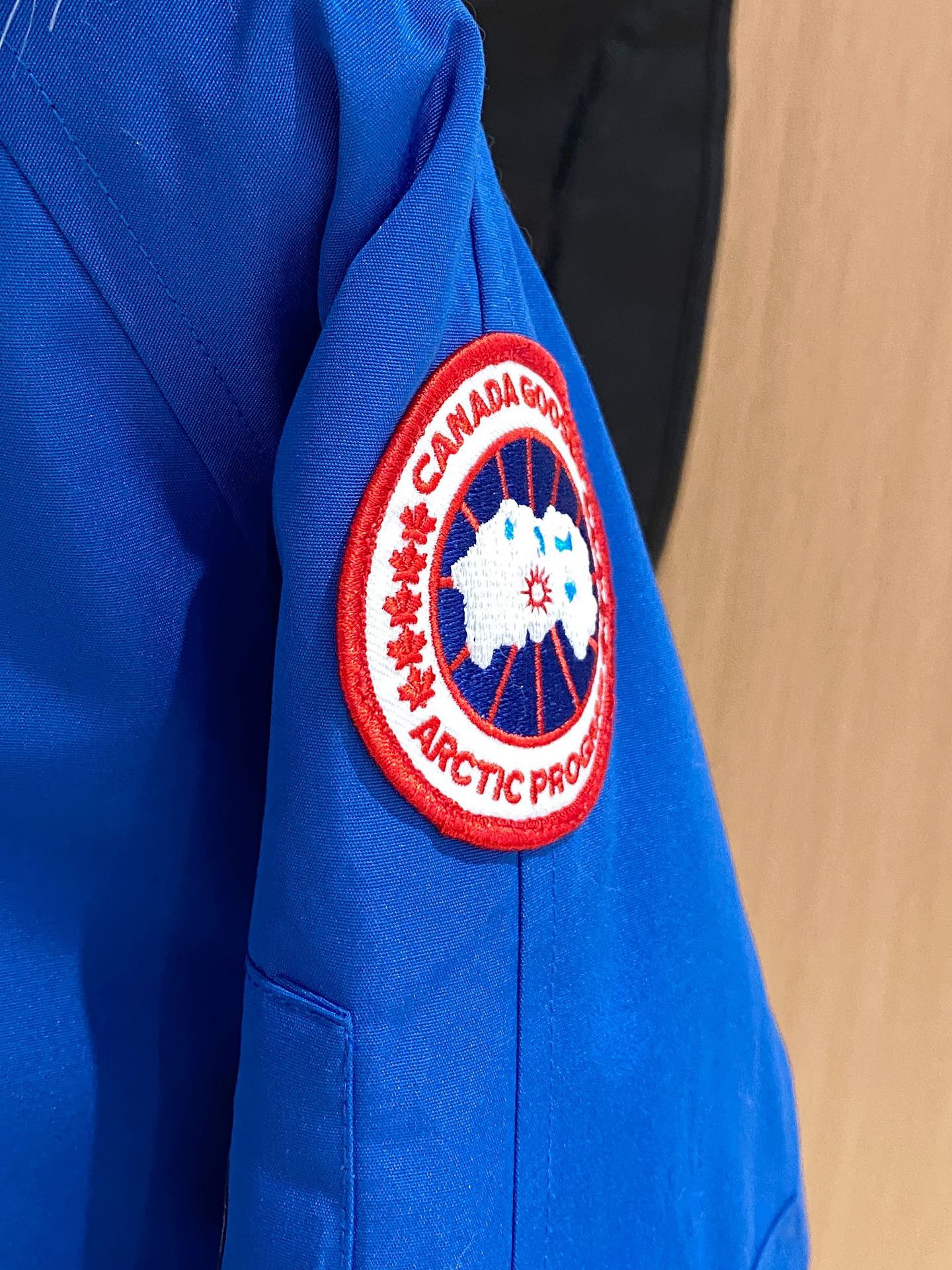 CANADA GOOSE FW2025 모피 트리밍 방한 재킷 5