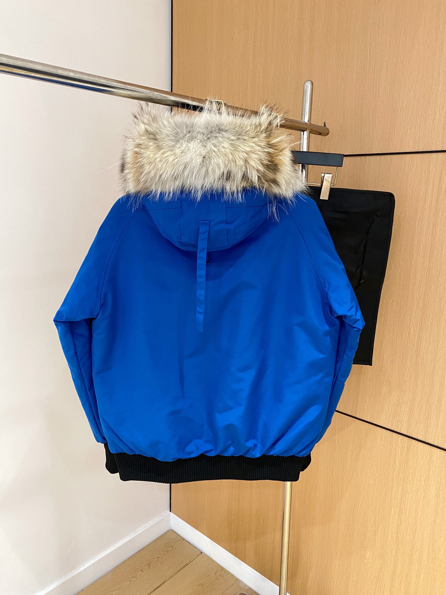 CANADA GOOSE FW2025 모피 트리밍 방한 재킷 9