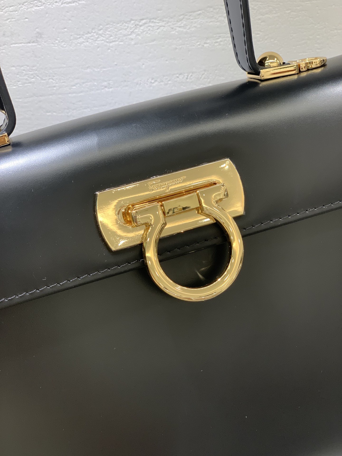 Ferragamo 살바토레 페라가모 FW2023 Gancino 블랙 토트백 6