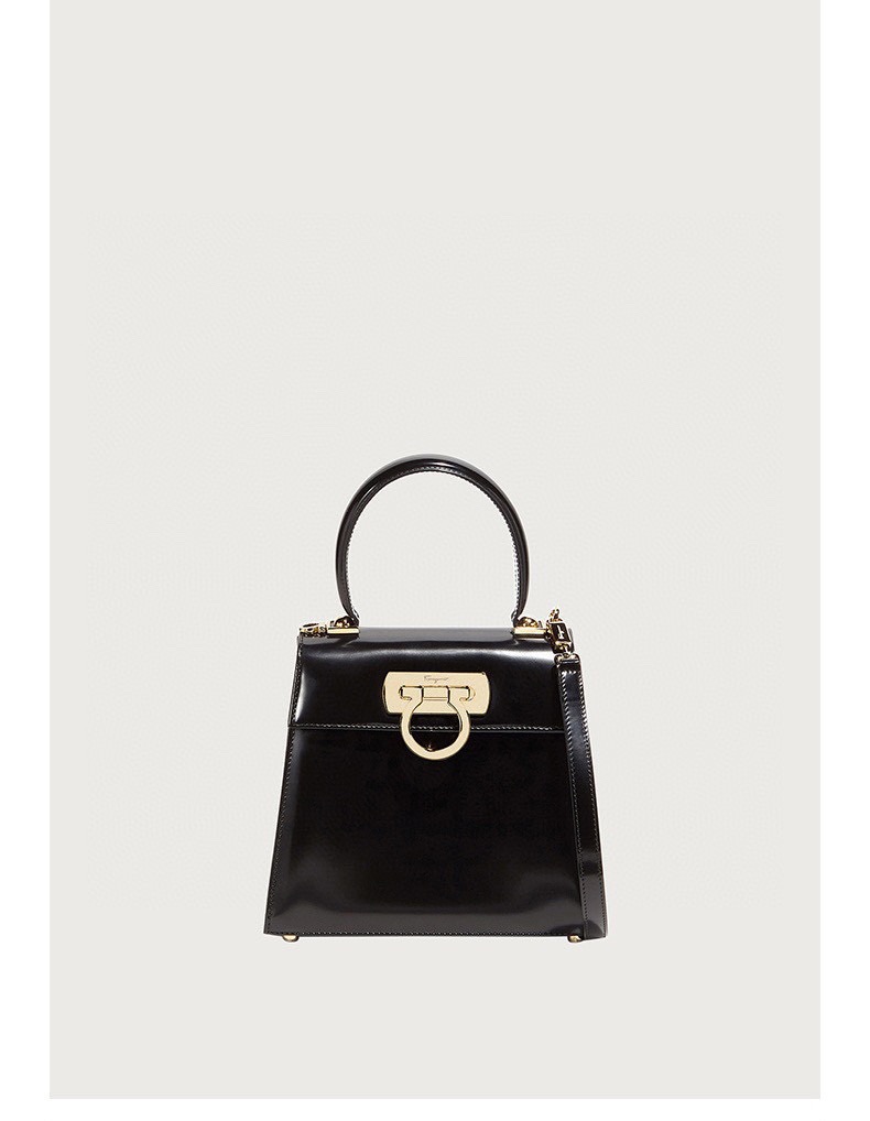 FERRAGAMO 살바토레 페라가모 FW2023 Gancino 장식 가죽 핸드백 2