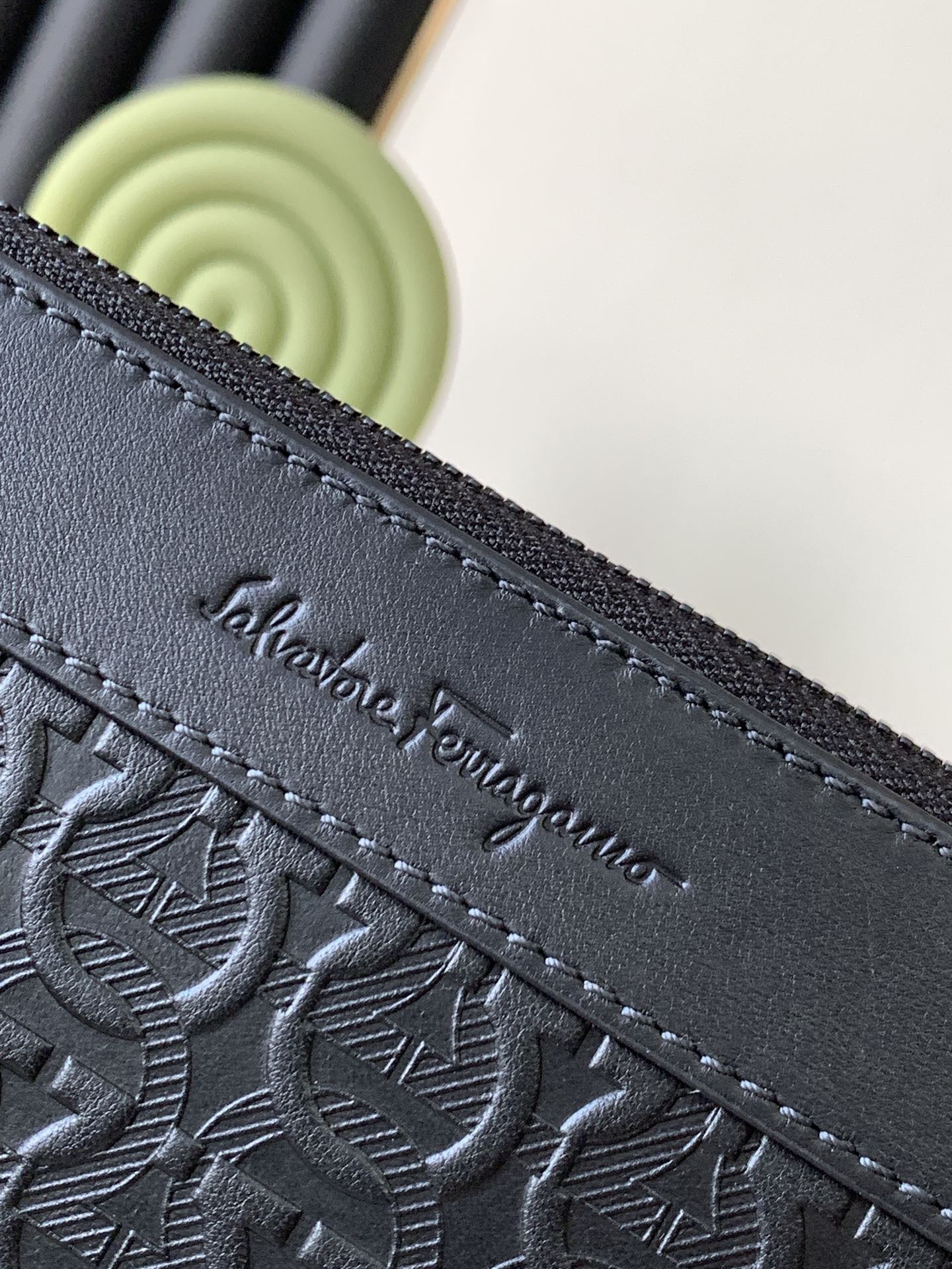 Ferragamo 살바토레 페라가모 FW2023 Gancini 패턴 클러치백 8