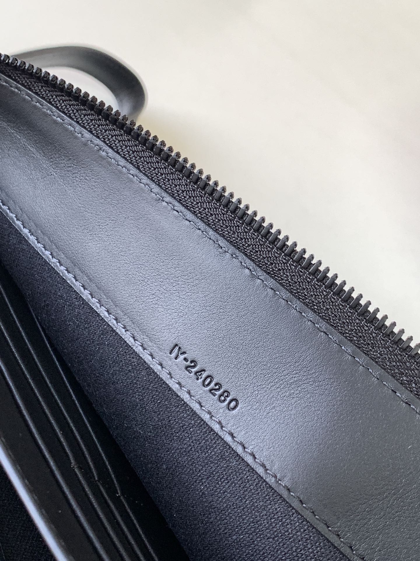 Ferragamo 살바토레 페라가모 FW2023 Gancini 패턴 클러치백 11