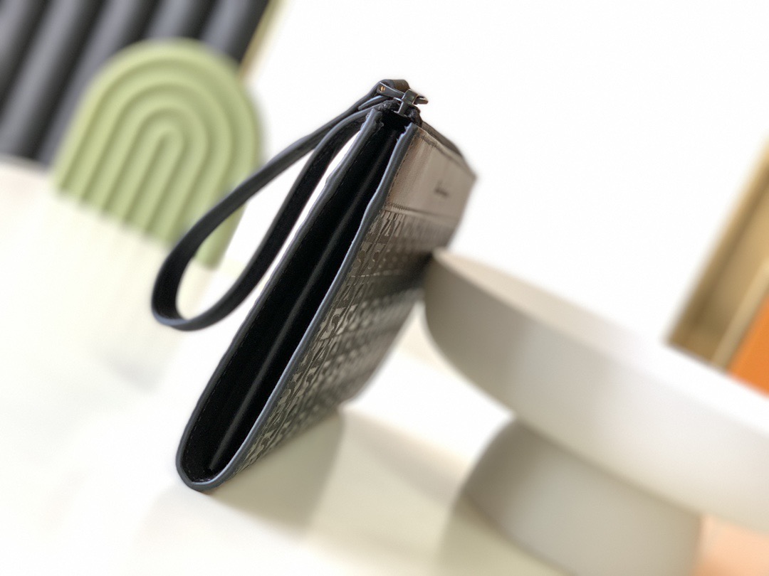 Ferragamo 살바토레 페라가모 FW2023 Gancini 패턴 클러치백 14