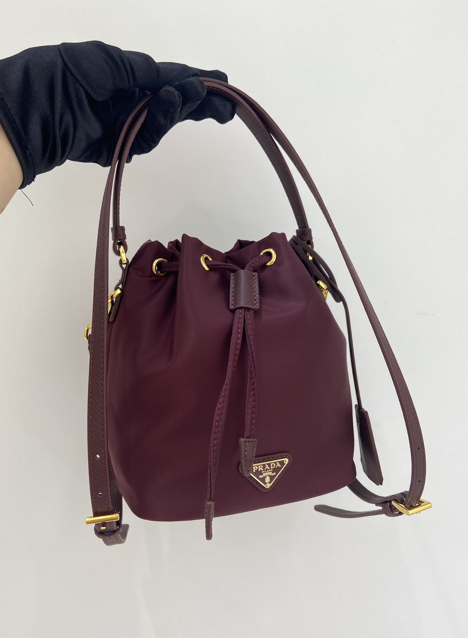 PRADA 프라다 FW2023 나일론 버킷백 1