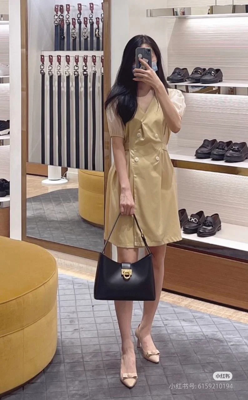 Ferragamo 살바토레 페라가모 FW2023 Trifolio Gancini 숄더백 3