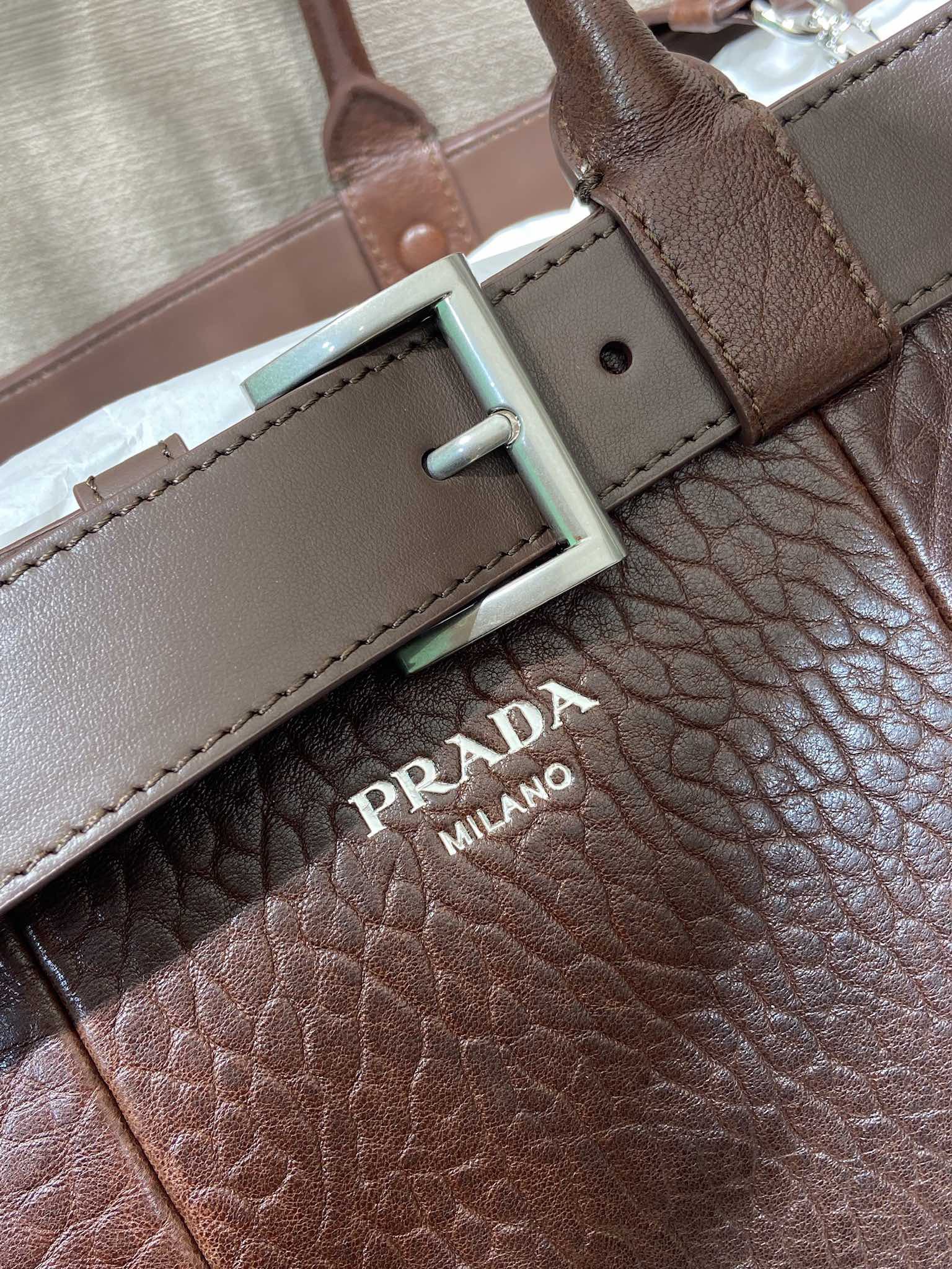 PRADA 프라다 FW2023 양가죽 대형 토트백 10