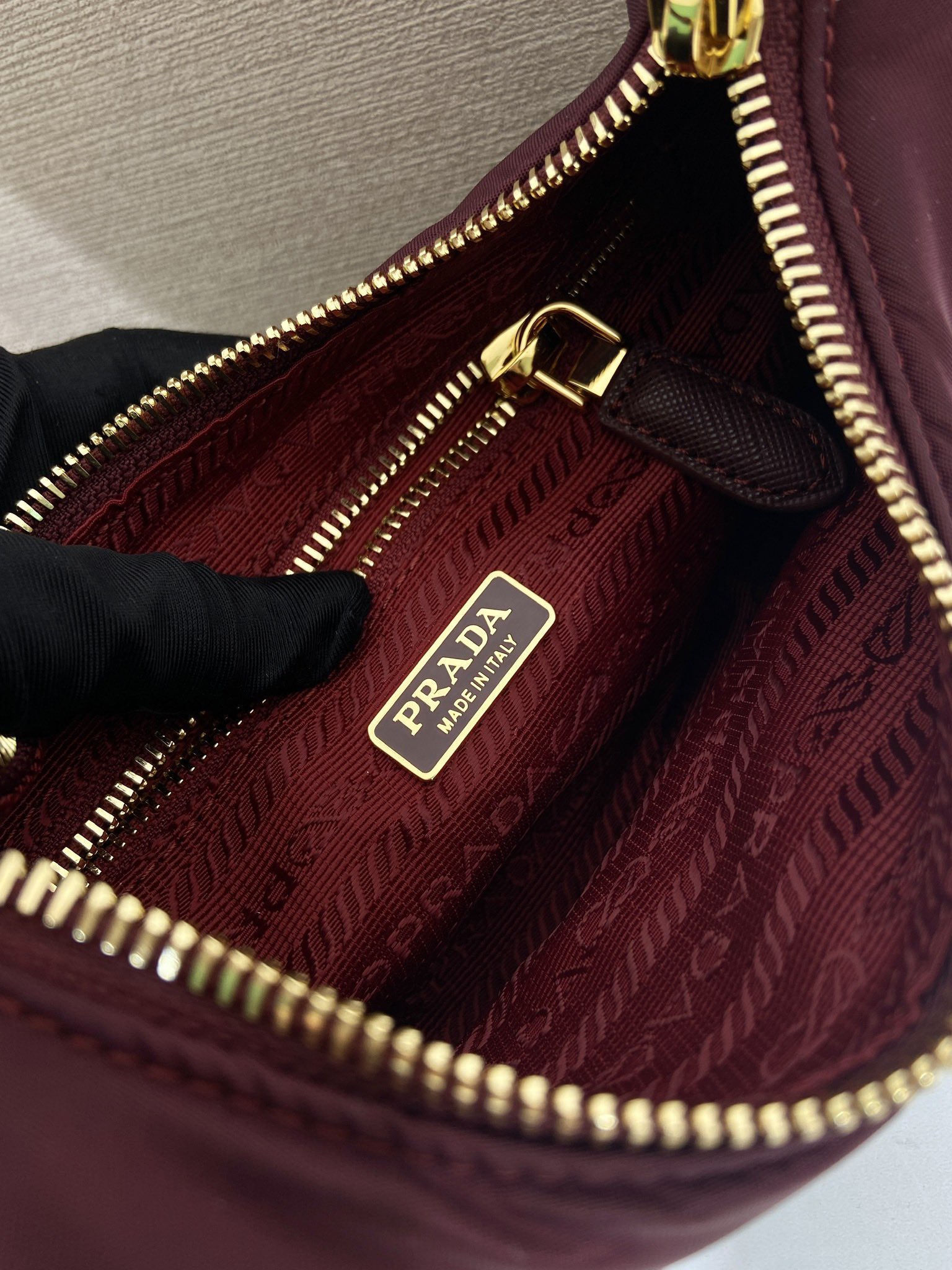 PRADA 프라다 FW2023 Re-Edition 2005 호보백 11