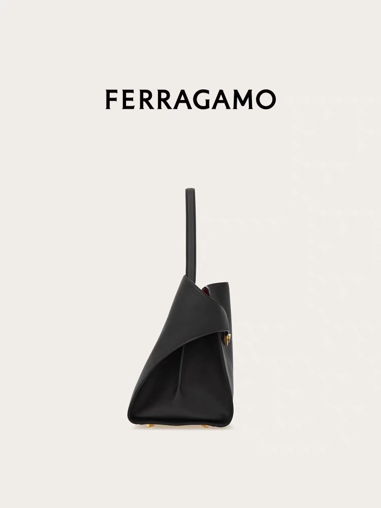 FERRAGAMO 페라가모 FW2023 Gancini 장식 가죽 핸드백 2