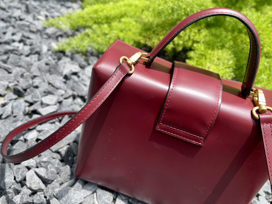 SALVATORE FERRAGAMO 살바토레 페라가모 FW2023 트리폴리오 가방 6