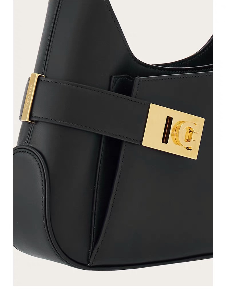 FERRAGAMO 페라가모 간치니 스트랩 숄더백 EE-216295 12