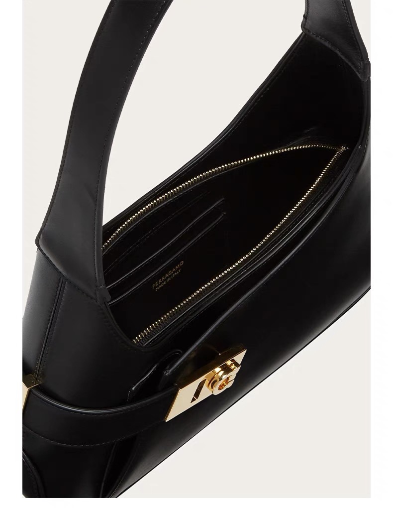 FERRAGAMO 페라가모 간치니 스트랩 숄더백 EE-216295 13