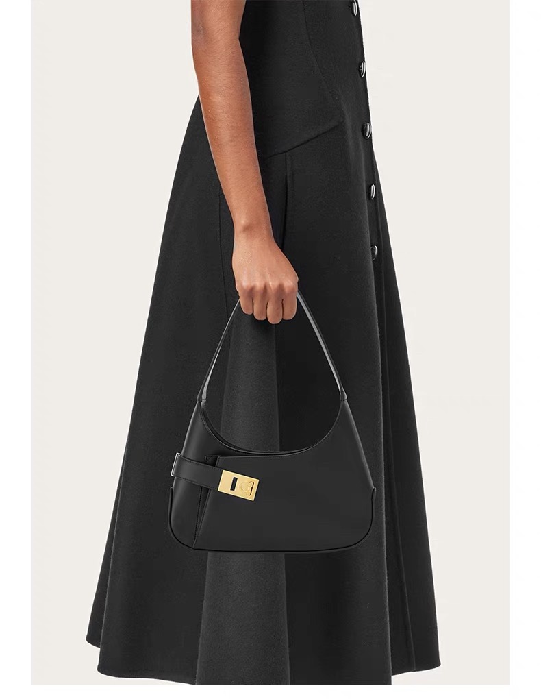 FERRAGAMO 페라가모 간치니 스트랩 숄더백 EE-216295 17