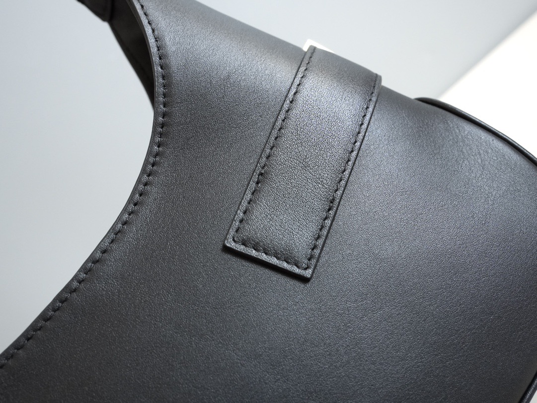 FERRAGAMO 페라가모 간치니 스트랩 숄더백 EE-216295 21