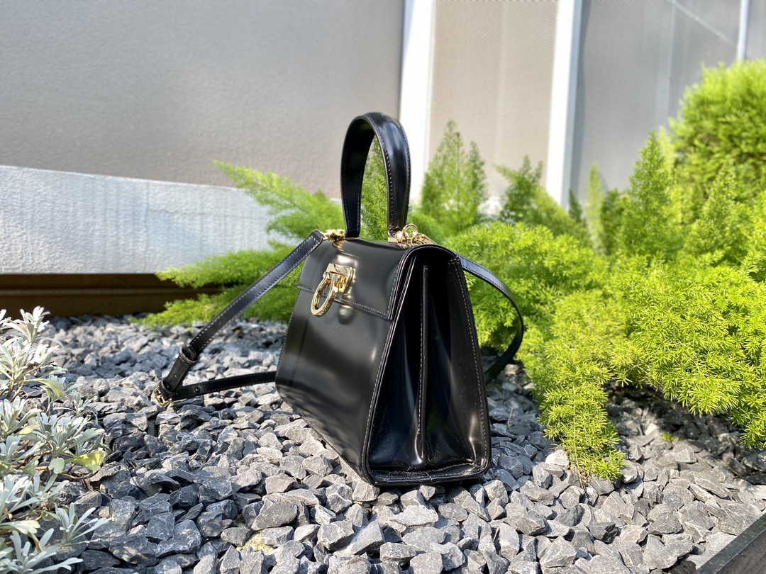 FERRAGAMO 페라가모 뮤지엄 컬렉션 복고 마구백 라지 DY-212181 11